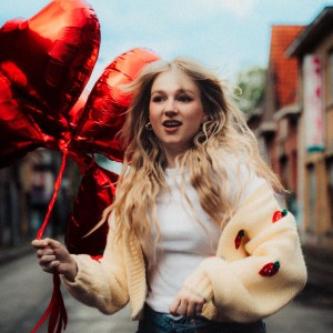 Judith — I'd Love To Be In Love | WRadio