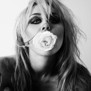 Miley — Bass Persuades | WRadio